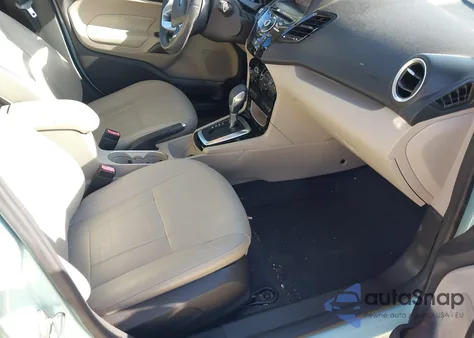 2018 Ford Fiesta Titanium z USA, uszkodzony, nr VIN 3FADP4FJ9JM129718